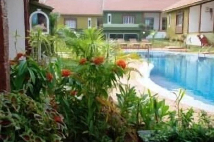 Pools & Facilities