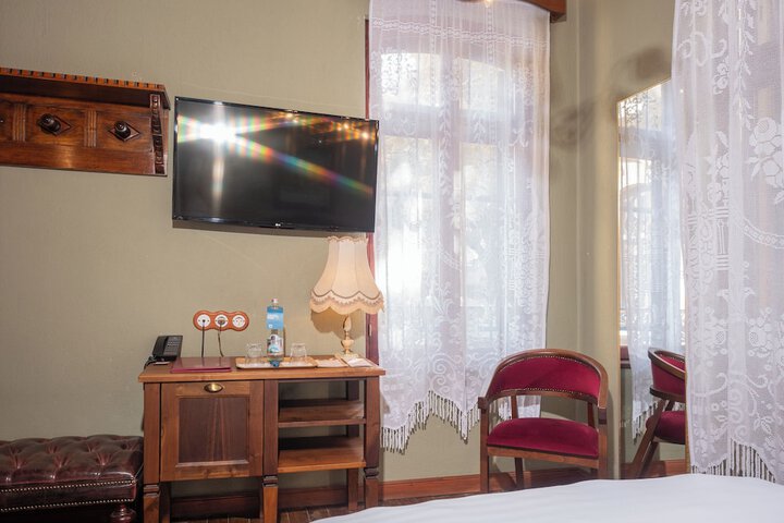 Room 52 of 100