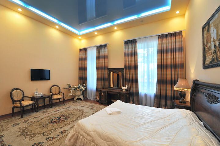 Room 12 of 60