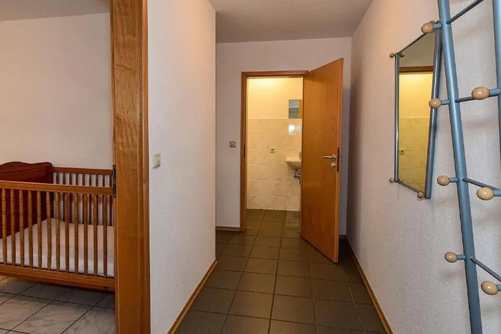 Room 9 of 17