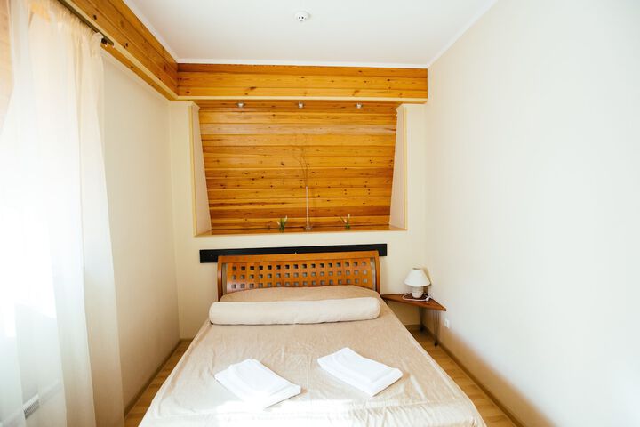 Room 16 of 66