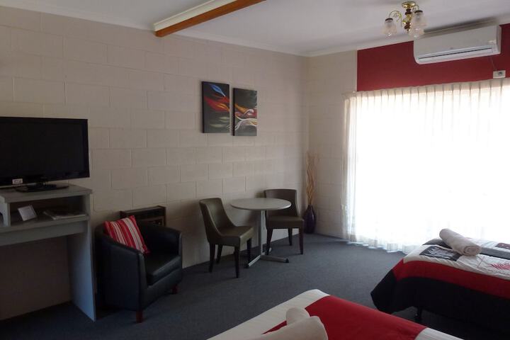 Room 4 of 123