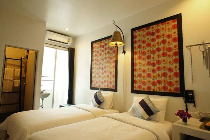 Room 17 of 39