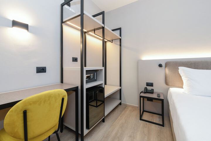 Room 17 of 89