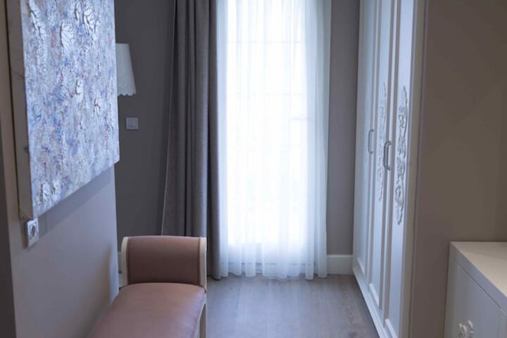 Room 51 of 97