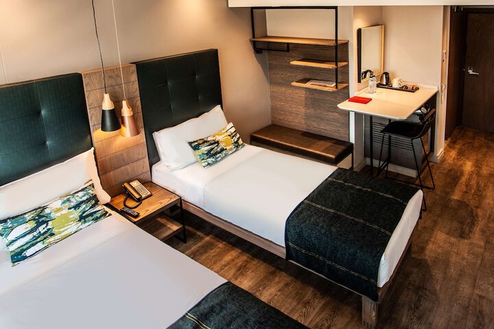 Room 11 of 24