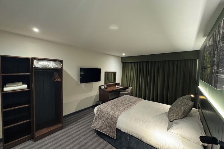 Room 11 of 44