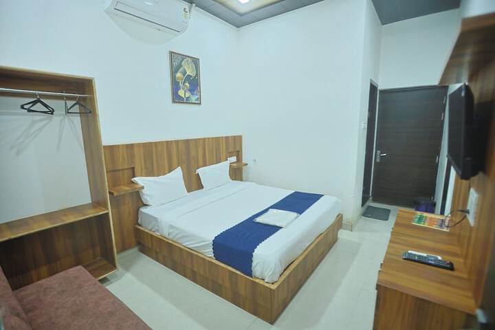 Room 7 of 27