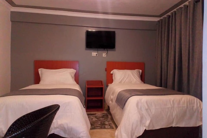 Room 12 of 28