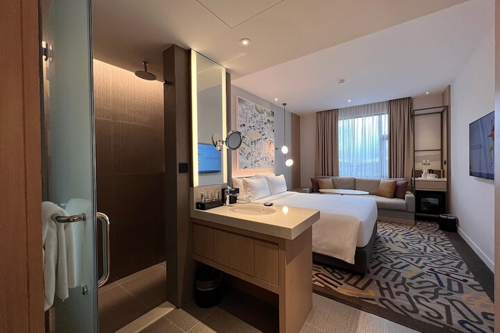 Room 8 of 53