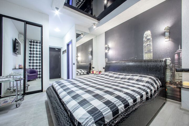 Room 6 of 42