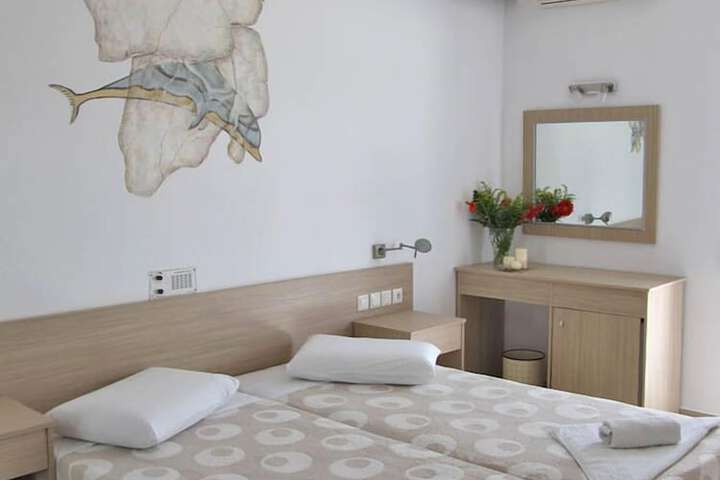 Room 15 of 99