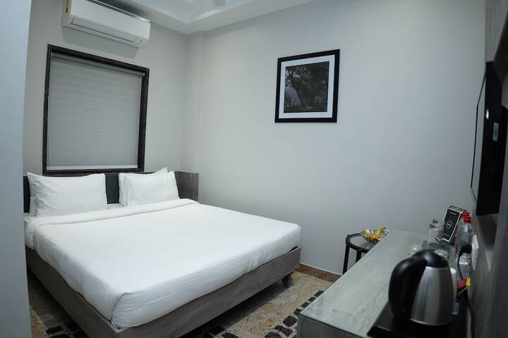 Room 3 of 11