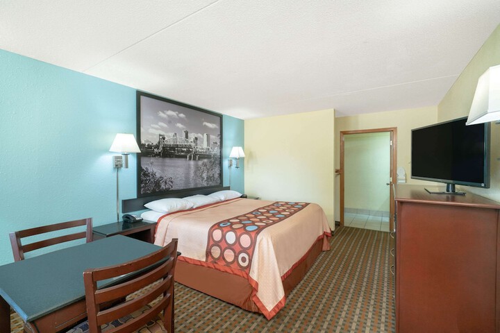 1 King Bed (12 of 15)