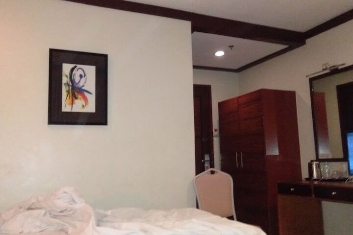 Room 3 of 14