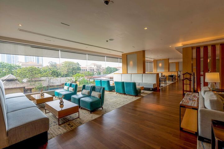 Lounge 119 of 134