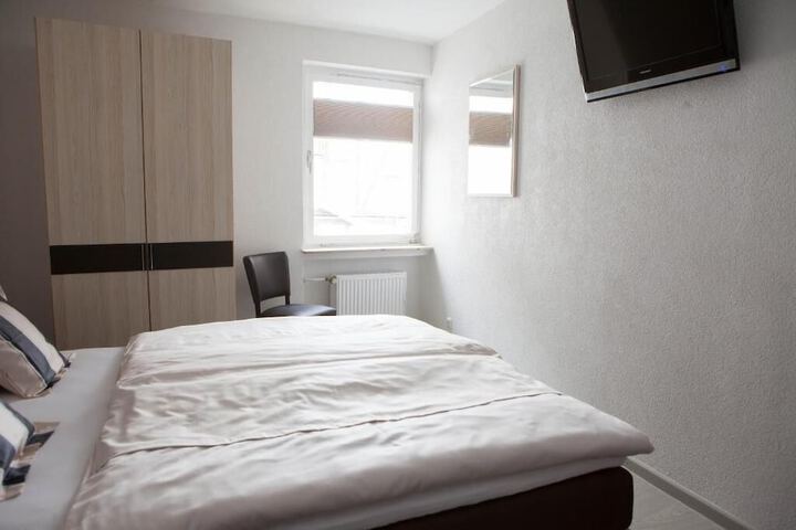 Room 10 of 26