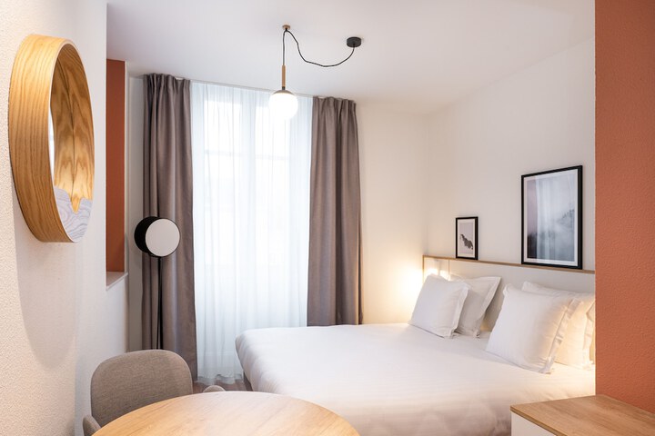 Room 5 of 47
