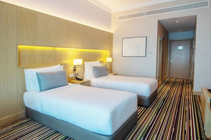Room 10 of 36