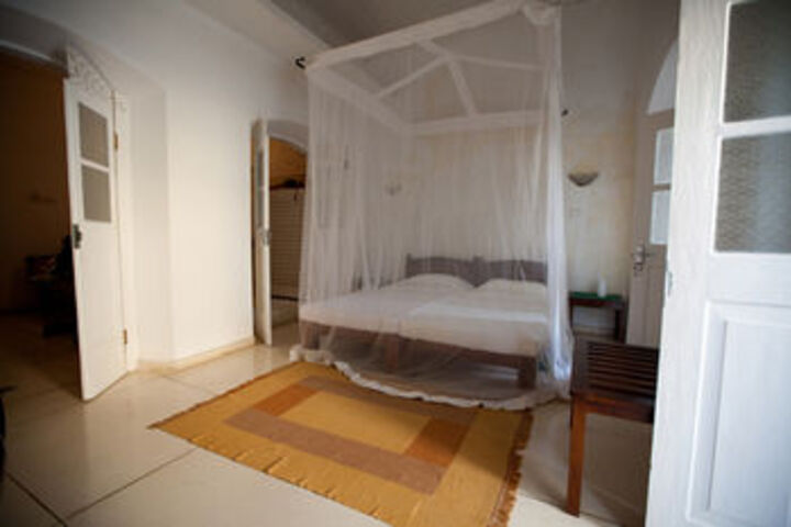 Room 4 of 13