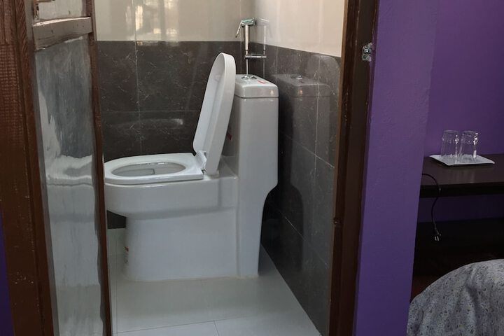 Room 16 of 18