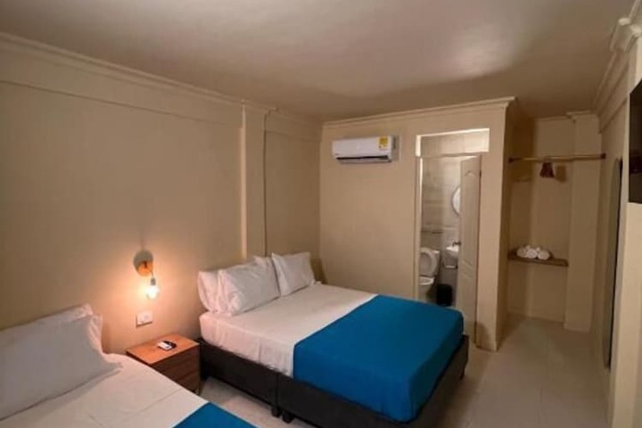 Room 4 of 14