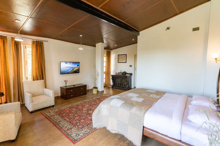 Room 12 of 74
