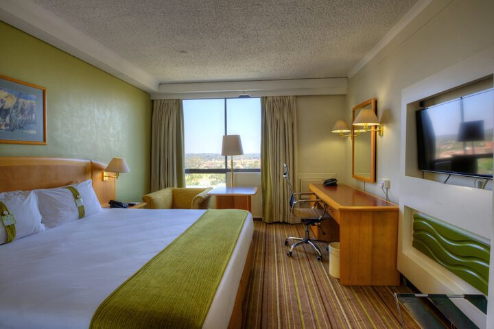 Room 25 of 128