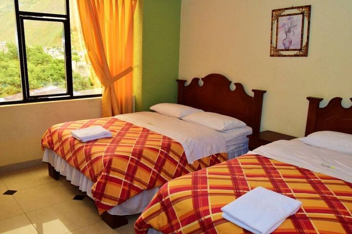 Room 4 of 17