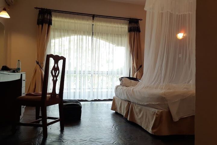 Room 9 of 53