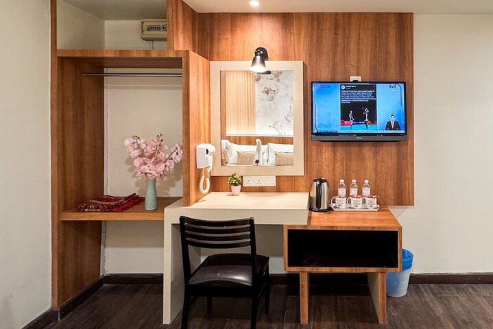 Room 9 of 20