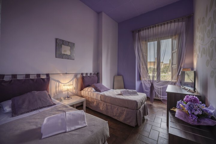 Room 44 of 104
