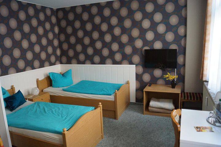 Room 12 of 35