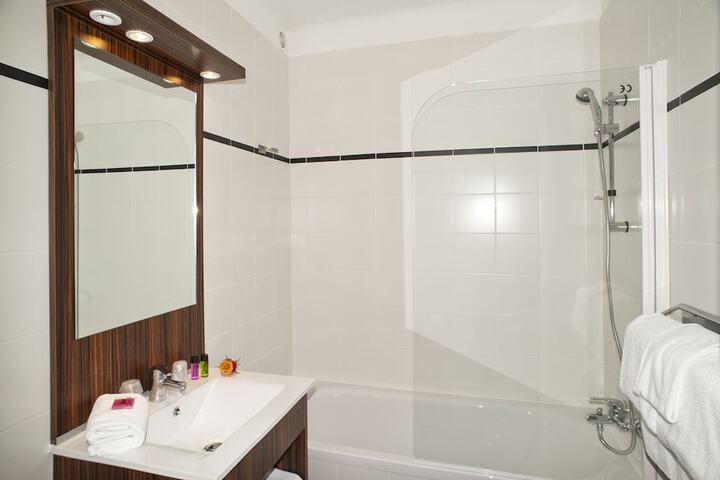 Room 15 of 45