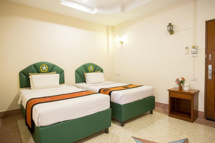 Room 16 of 52