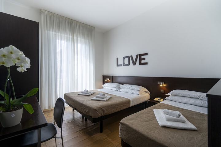 Room 35 of 63