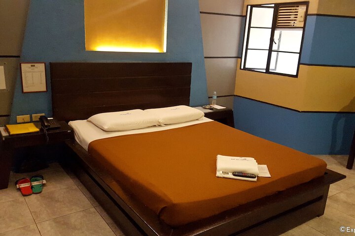 Room 27 of 45