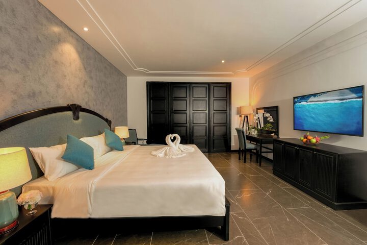 Room 8 of 62