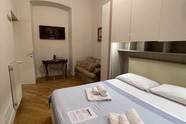 Room 7 of 32