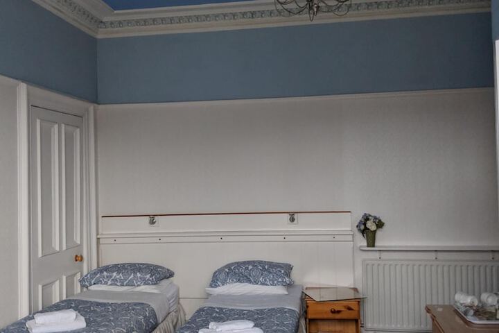 Room 27 of 59