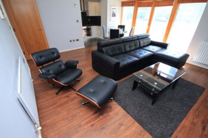 Forbes Street Suite 5 Star