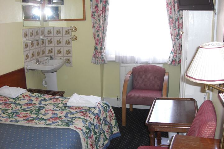 Room 11 of 60