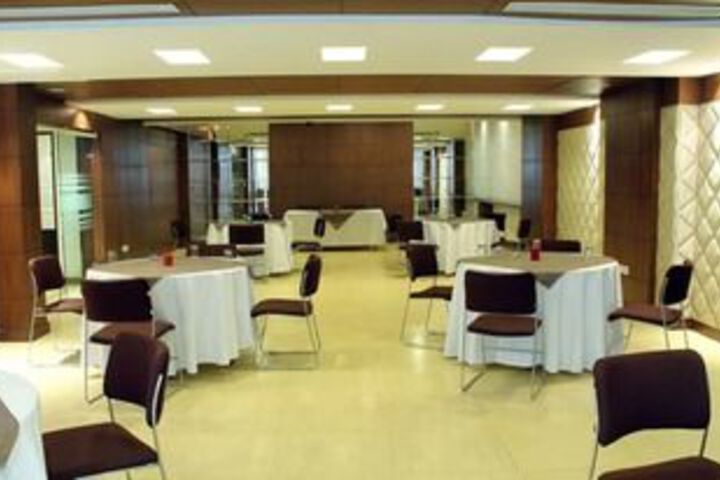 Ballroom/Hall 4 of 31