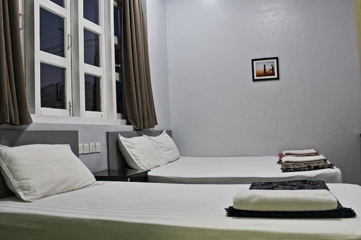 Room 10 of 19