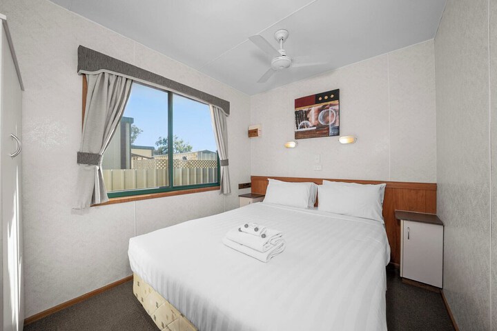 Room 9 of 77