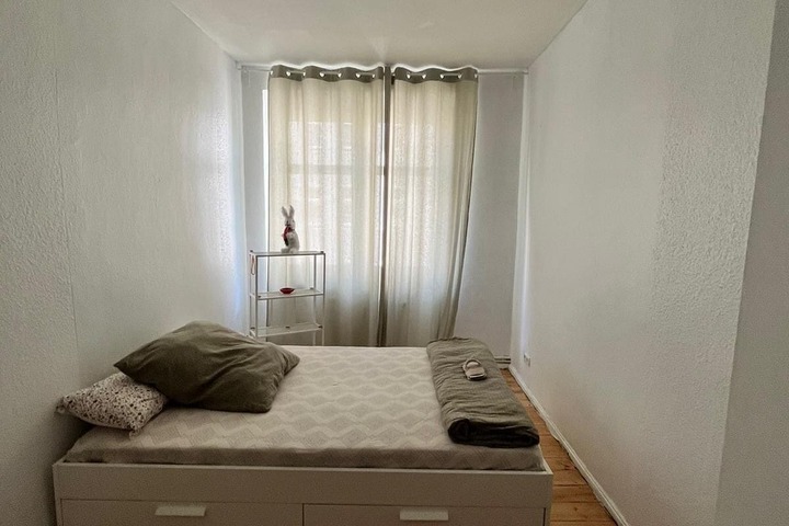 Room 8 of 15
