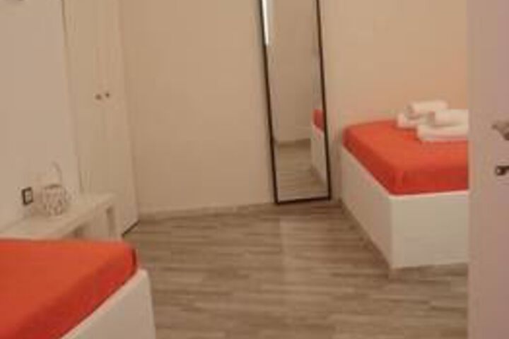 Room 16 of 36