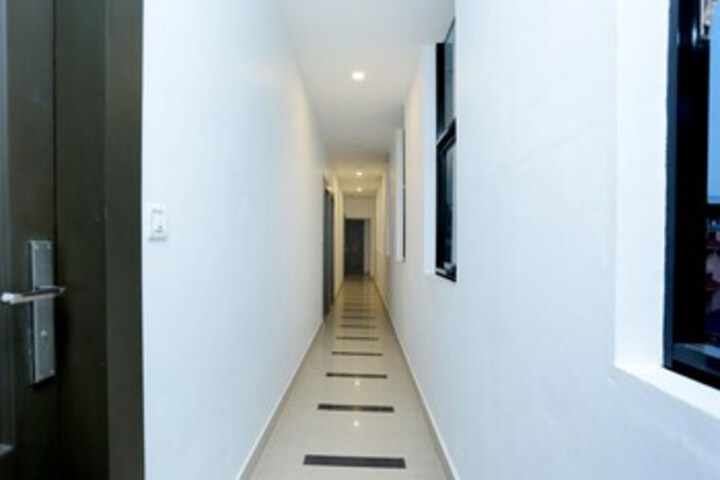 Ballroom/Hall 6 of 25