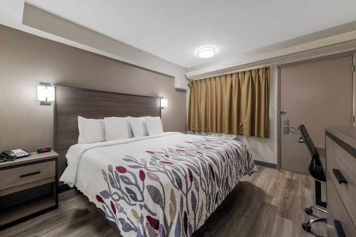 Standard | King Bed (14 of 18)
