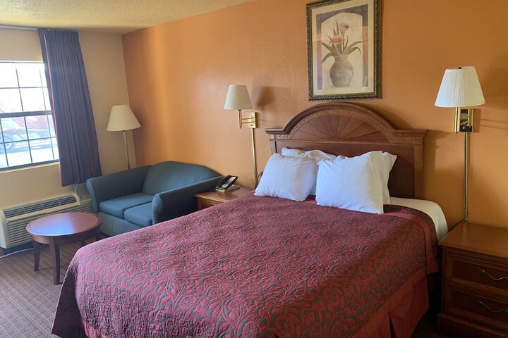 Single Room (3 of 9)
